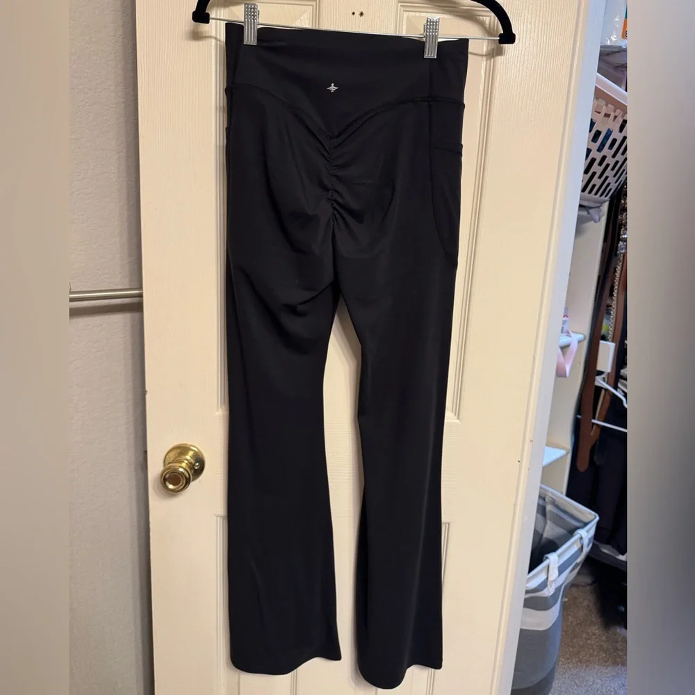 NWOT HALARA UltraSculpt High Waisted Yoga Bootcut Leggings - Picture 3 of 3